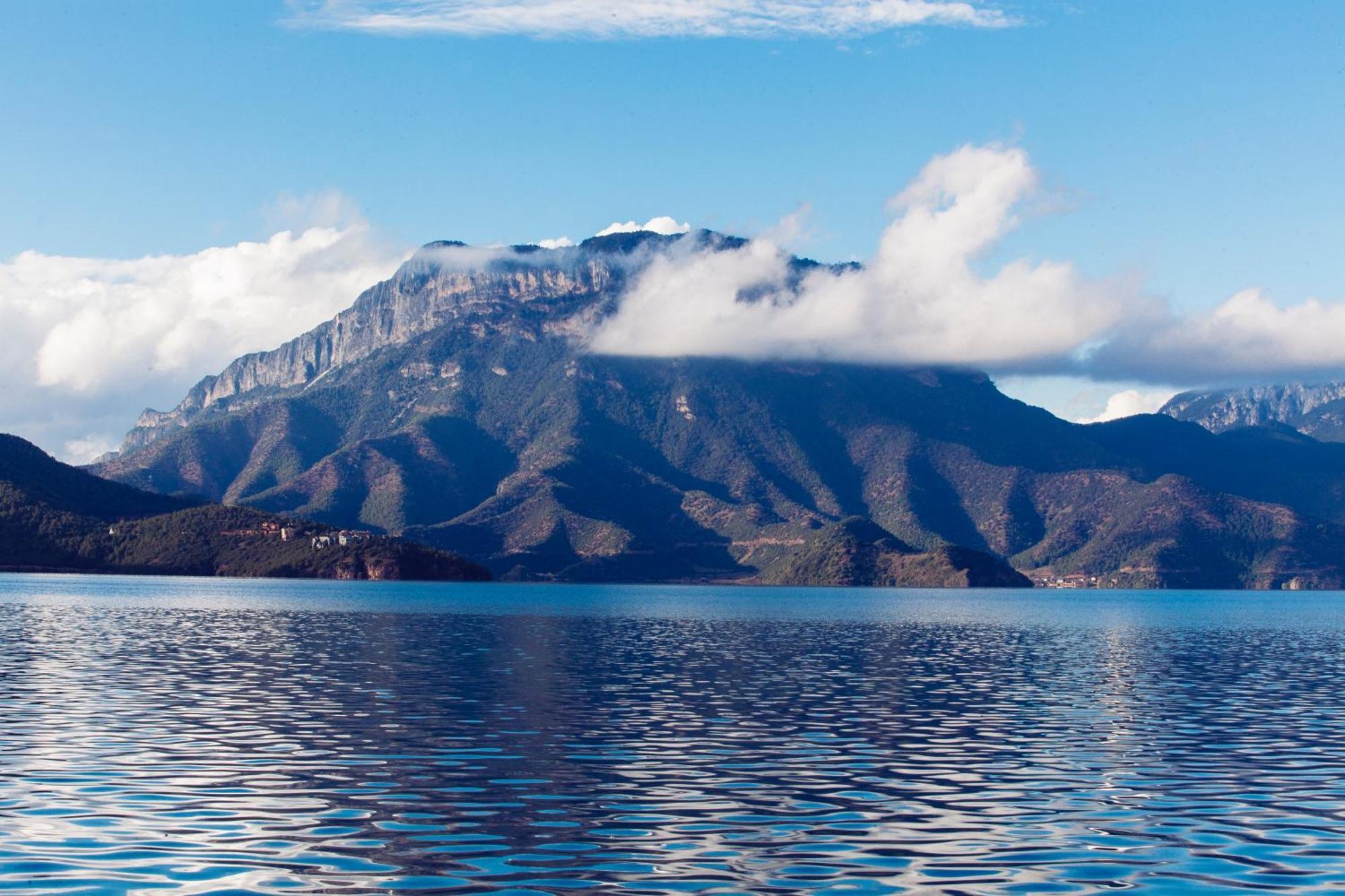 Hotel Indigo Lugu Lake By Ihg Lijiang  Eksteriør billede