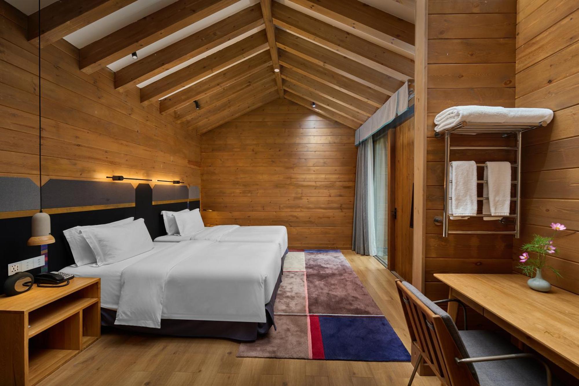 Hotel Indigo Lugu Lake By Ihg Lijiang  Eksteriør billede