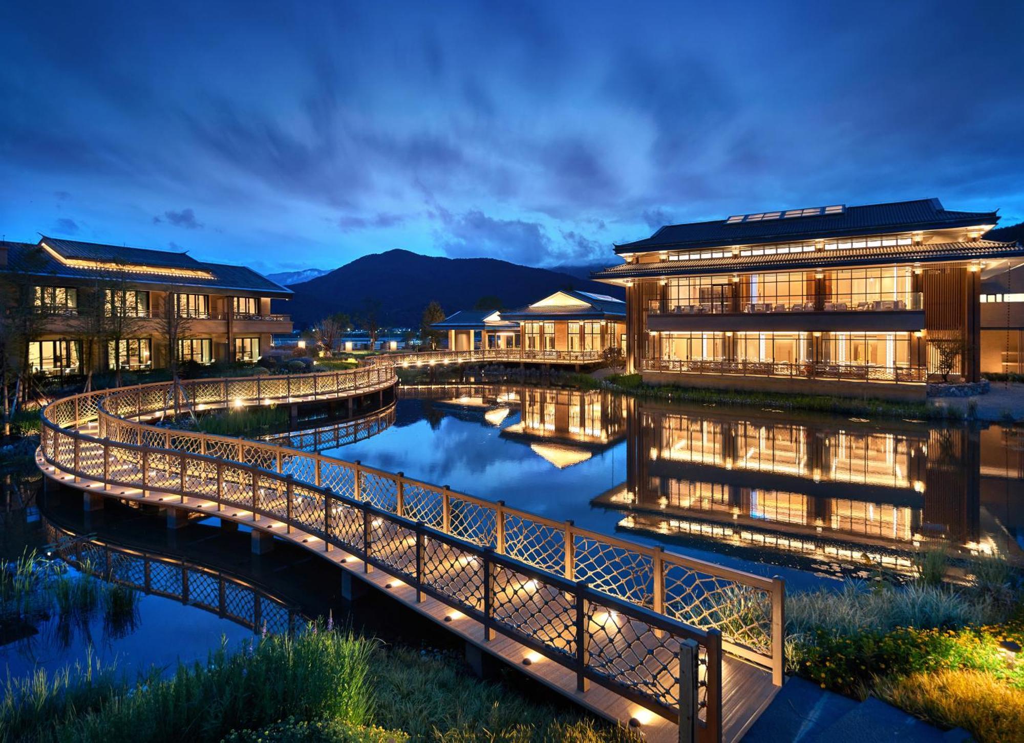 Hotel Indigo Lugu Lake By Ihg Lijiang  Eksteriør billede
