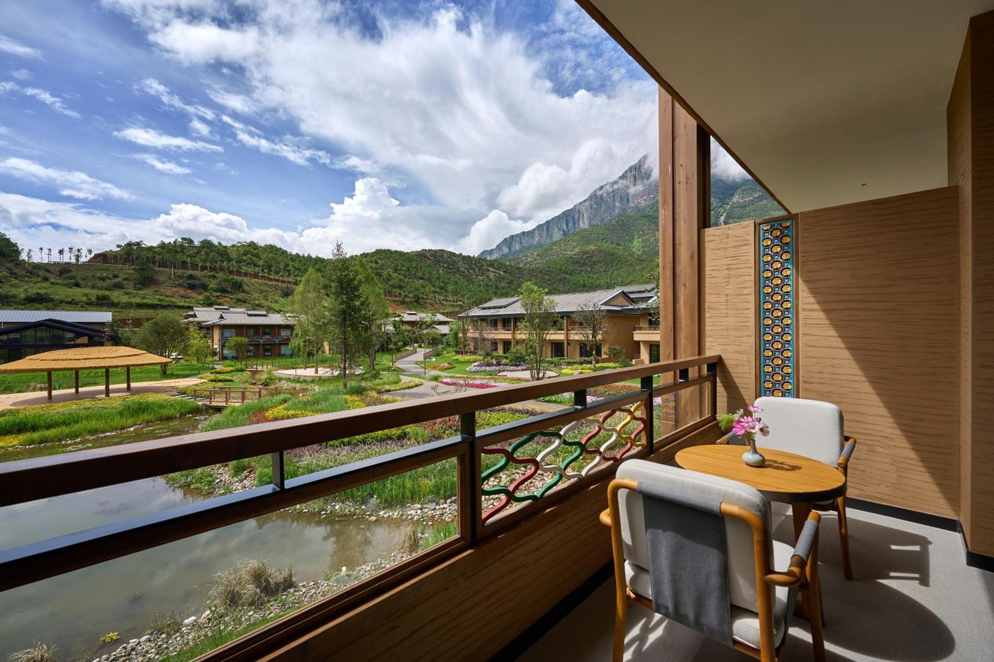 Hotel Indigo Lugu Lake By Ihg Lijiang  Eksteriør billede